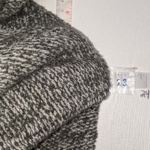 RUBY MOON LADIES SIZE MEDIUM SWEATER WITH HOOD - Picture 7 of 10